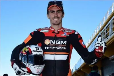 Qui est ce très grand pilote (plus de 1m90) ?