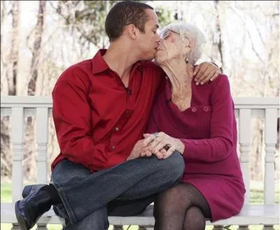 'Coucher avec un vieux, quelle horreur ! ... Mais avec un jeune, quel travail ! Indice : Strip-tease mémorable dans la Folie des grandeurs