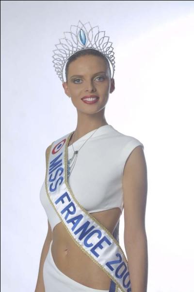 Comment s'appelle Miss France 2002 ?