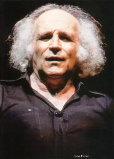 Dans son "Ecole de la poésie", Léo Ferré dit : 
Ce n'est pas le rince-doigts qui fait les mains propres, ni ... qui fait la tendresse.
Ni quoi, selon lui ?