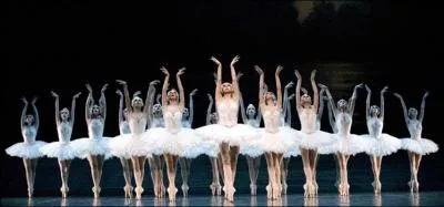 Il trompette ou siffle (Indice, il a eu son lac)