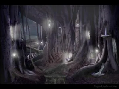 Il rote ou rée (on peut l'entendre certains soirs et lorsque c'est la saison dans la forêt à la nuit tombée)