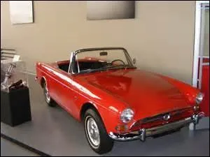 Don Adams a interprété un espion dans quelle série  ?