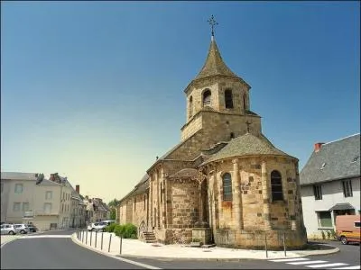 Bourg-Lastic avec sa pittoresque église Saint-Fargheon se situe dans :
