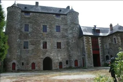 Dans quel département est située la ville de Montauban-de-Bretagne ?