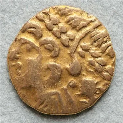 Vous faites partie d'un peuple belge de la Gaule, les Ambiens, et habitez, au IIIe siècle av. J.-C., à Samarobriva. "Ceux qui sont des deux côtés de la Somme" ont laissé leur nom à cette ville qui est...