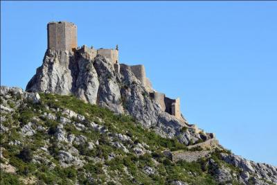 Carcasso était déjà habitée au Néolithique. En 1247, la ville s'étend hors de la cité. Au sud de la cité, cinq châteaux-forts sont surnommés les "cinq fils de...", ville de l'Aude.
