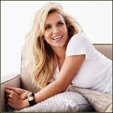 Comment s'appelle cette chanteuse ?