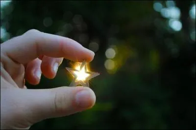 Cette étoile ... de mille feux !