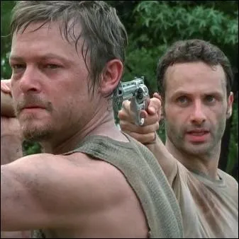 Quelle est l'arme de prédilection de Daryl Dixon  ?