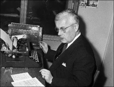 Qui présentait "La Vie des animaux" émission animalière de Frédéric Rossif ?