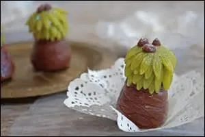 Miel, fleur d'oranger, vanille, nougat pour une pâtisserie très sucrée.