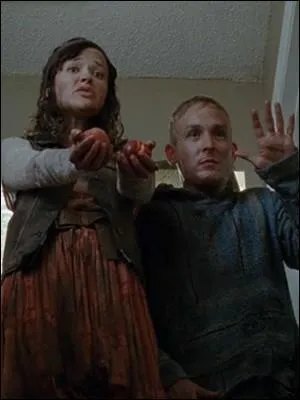 Sam et Ana ne vivent pas à la prison, mais ils rencontrent, à l'extérieur, deux de nos héros. De qui s'agit-il  ?