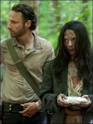 Lorsque Rick rencontre quelqu'un qui n'appartient pas au groupe, il pose trois questions. Laquelle n'en fait pas partie  ?