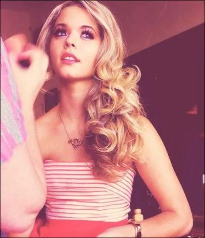 Quel est le prénom de Sasha Pieterse dans la série "Pretty Little Liars" ?