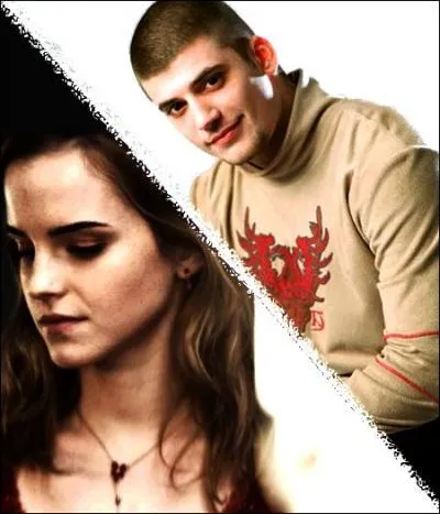 Quand Viktor Kurm veut attirer l'attention d'Hermione sur lui tout seul, il lui dit qu'elle a un scarabée dans les cheveux. Un détail anodin, ou pas, ou plutôt pas du tout :