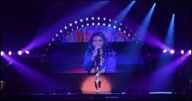 A son concert, elle commence toujours par :