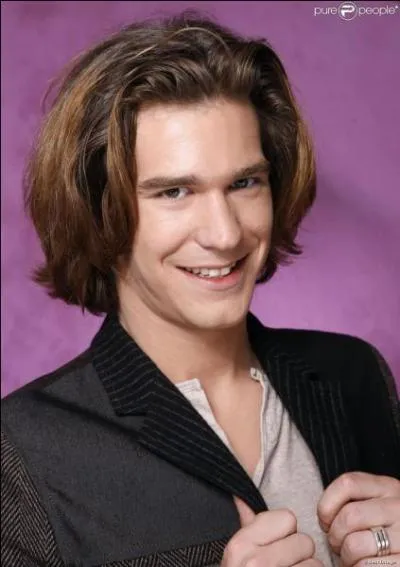 Qui reprend les plus belles chansons de Mike Brant ?