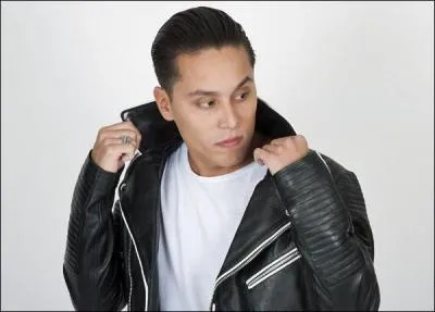 Qui chante "In motion" ?