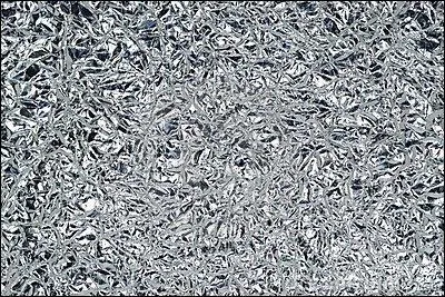 Comment dit-on "argenté" ?