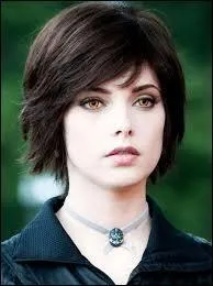 Quelle est l'actrice qui joue Alice Cullen ?