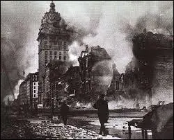 Passons aux villes qui pourraient bien conna&icirc;tre la fin du monde prochainement. J'ai bien envie de commencer par San Francisco, une ville am&eacute;ricaine situ&eacute;e &agrave; proximit&eacute; des failles de Hayward et de San Adreas. Apr&egrave;s deux importants s&eacute;ismes au d&eacute;but du XXe si&egrave;cle, les Am&eacute;ricains attendent le tremblement de terre qui d&eacute;truira tout l'est des &Eacute;tats-Unis. Comment est-il appel&eacute; ?