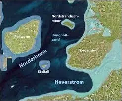 La petite ville allemande Rungholt fut submerg&eacute;e par les vagues en 1362. Quel si&egrave;cle a vu la renaissance de cette ville, alors sortie de l'eau ?