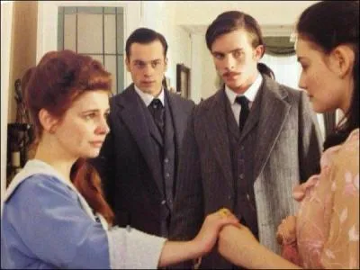 Rouge Rubis - Sa cousine s'est enfuie avec le 1er chronographe, elle s'appelle Lucy. Mais quelle pierre est-elle ?