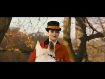 Bleu Saphir - Que dit Gwendolyn au début du film quand elle est dans Hyde Park ?