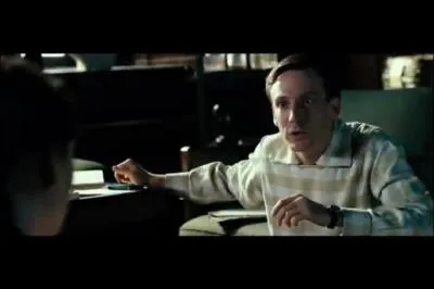 Bleu Saphir - Qui retrouve-t-elle depuis longtemps en 1953 ?