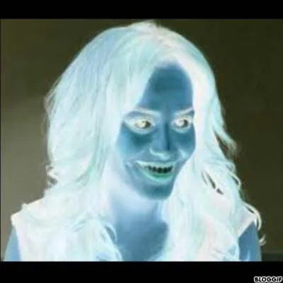 Cette personne est Amel Bent.