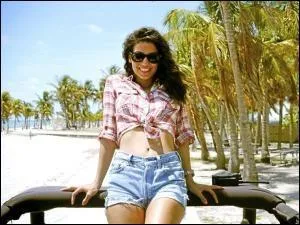 À la date du 8 juin 2015, comment s'appelle son dernier album ?