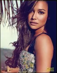 Elle joue le rôle de Santana Lopez.