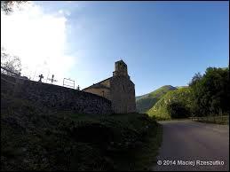 Peuplé de 31 habitants, le petit village midi-pyrénéen d'Appy, dans l'arrondissement de Foix, se situe dans le département ...
