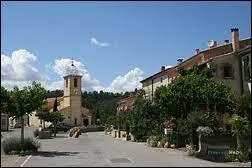 Nous visitons la commune Bas-Alpine de Roumoules. Nous sommes en région ...