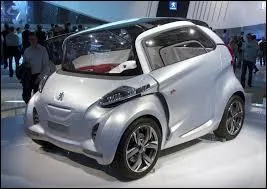 Qu'elle est petite ! C'est la ...