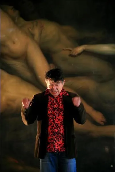 Les langues régionales, que défend Yannick Jaulin, sont à l'honneur à la "Maison des étudiants" de Poitiers. Mais que veut dire exactement passer la cènce en poitevin ?