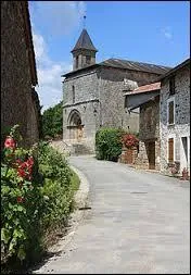 Nous déambulons dans les rues de Saint-Laurent-les-Églises. Commune de l'arrondissement de Limoges, elle se situe dans le département ...