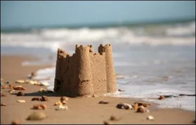 Comment dit-on : 'château de sable' ?