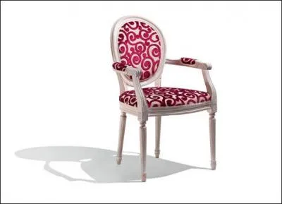 Les bras horizontaux d'un fauteuil sont...