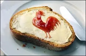 Le client va « tartiner » la tranche de pain.