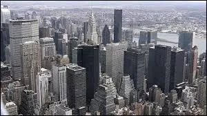 Ecrivez au pluriel : «Un gratte-ciel».