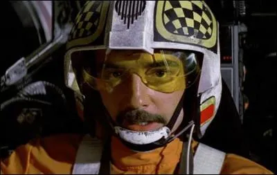 Comment s'appelle l'ami de Luke qui se fait tuer dans l'explosion de son vaisseau à cause de Dark Vador ?