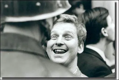 'Pendant la révolution, le général de Gaulle est... '