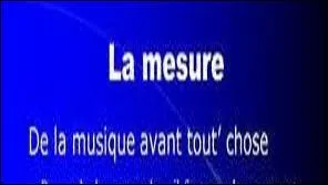 « Dans l'ardent foyer de ta chevelure, je respire l'odeur du tabac mêlé à l'opium et au sucre ; dans la nuit de ta chevelure, je vois resplendir l'infini de l'azur tropical ; sur les rivages duvetés de ta chevelure je m'enivre des odeurs combinées du goudron, du musc et de l'huile de coco. ».
Quelle est la structure de cette phrase ?