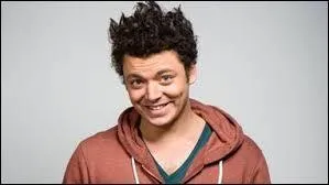 Quel est le nom de famille d'Adam ?