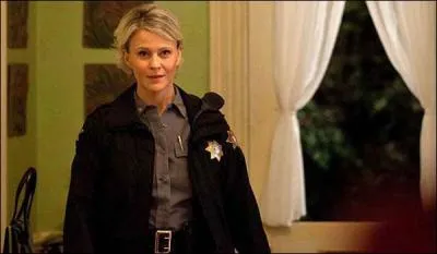 Pourquoi les parents de Caroline ne sont-ils plus ensemble ?