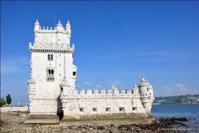 La tour de Belém a été construite sur les bords du Tage, de 1515 à 1521, pour garder l'entrée du port de la capitale portugaise qui est...