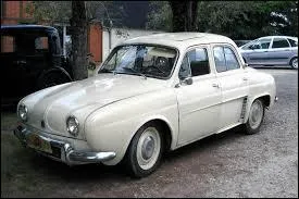 Cette voiture de collection est une ...