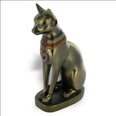 Dans quelle contrée les chats étaient-ils vénérés ?